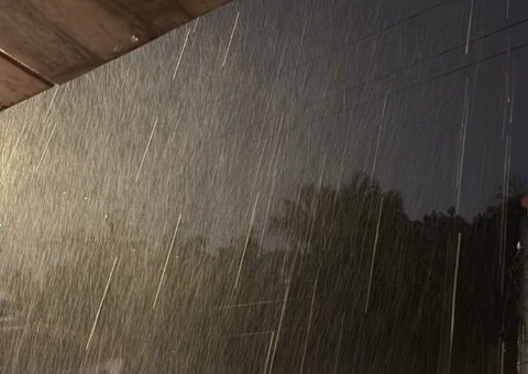 Temporal ultrapassa 100mm em bairros de Manaus e Defesa Civil entra em alerta severo