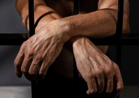 Homem persegue e espanca ex-namorada por não aceitar término em Parintins