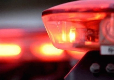 Homem é espancado por populares suspeito de roubar mercadinho em Manaus