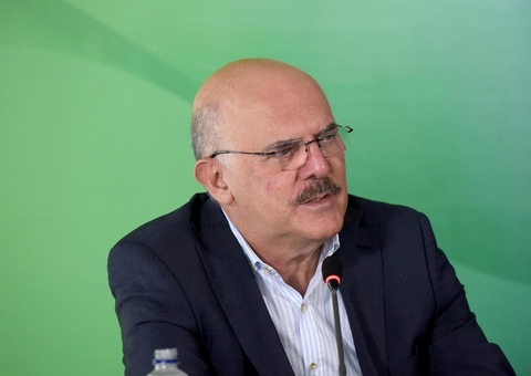 Polícia aponta 'honrarias' e interferência em prisão de Milton Ribeiro; ex-ministro foi solto