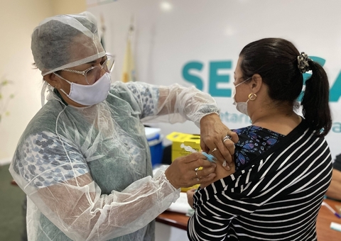 Covid-19: 'Atrasados' são convocados para atualizarem esquema vacinal em Manaus