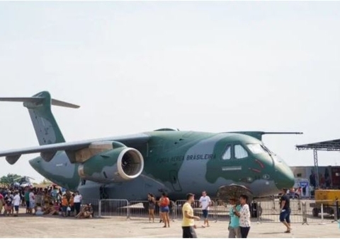 'Domingo Aéreo' agita Manaus com serviços e exposições de aeronaves