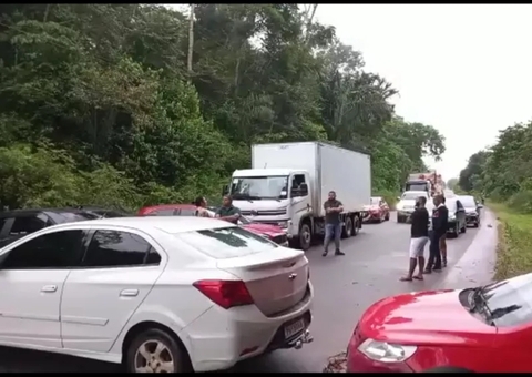 Governo do Amazonas se pronuncia sobre protesto de taxistas na rodovia AM-010