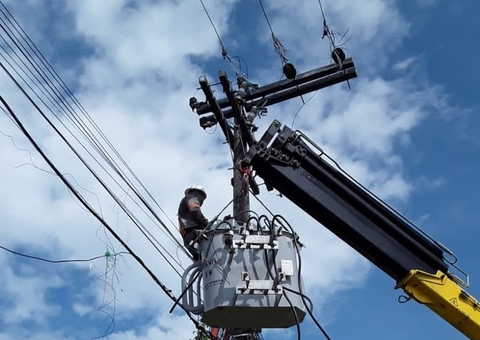 Veja quais bairros ficam sem energia neste domingo em Manaus 