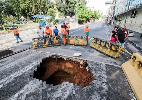 Vagas no Zona Azul são concedidas a taxistas durante obra no Centro de Manaus