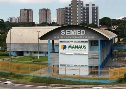 Manaus garante reajuste salarial de 4,5% a professores da rede municipal