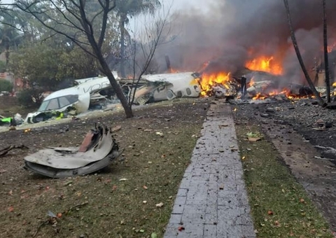 Doze corpos já foram retirados do avião que caiu em Vinhedo