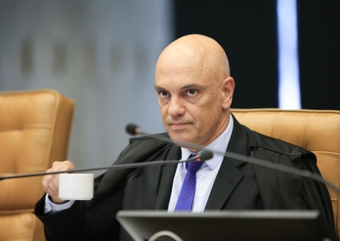 Moraes intima Bolsonaro para dar explicações sobre fuga para Argentina