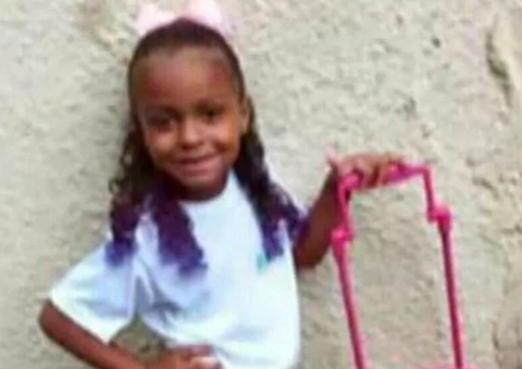 Criança baleada enquanto comprava pipoca está com projétil alojado na cabeça