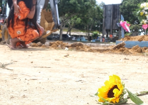Brasil supera 300 mil mortes por Covid; 2.009 só nas últimas 24 horas