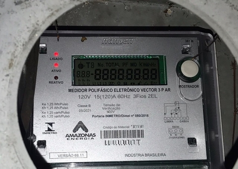 Medidores de energia instalados em bairros de Manaus são fiscalizados