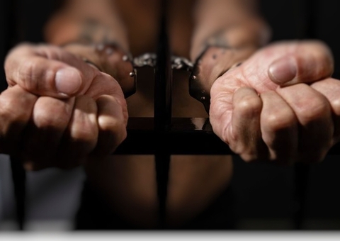 Solto após retalhar vítima a facadas, homem volta a ser preso por ameaça no Amazonas