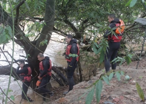 Homem que jogou filha de 5 anos em rio tem corpo encontrado