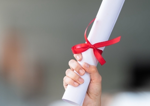 Faculdade terá que indenizar aluna que concluiu curso não reconhecido pelo MEC no Amazonas