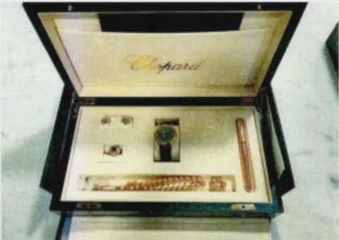 TCU dá prazo de 5 dias para Bolsonaro devolver segundo conjunto de joias