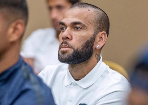 Daniel Alves se apresenta pela primeira vez ao tribunal; vídeo