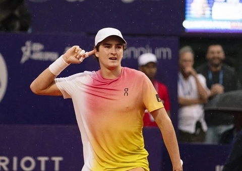 João Fonseca bate nº1 da Argentina e é campeão em Buenos Aires