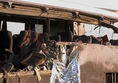 Motorista de caminhão envolvido em acidente que matou 12 universitários é preso