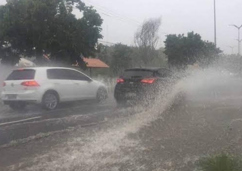 Céu carregado e sensação térmica de 38°C marcam sexta-feira em Manaus