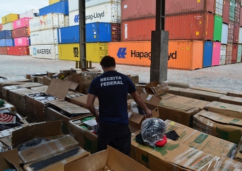 Servidores da Receita Federal aprovam greve a partir de segunda-feira