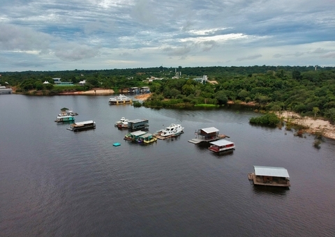 Prefeitura inicia fase para retirada de flutuantes irregulares do Tarumã-Açu