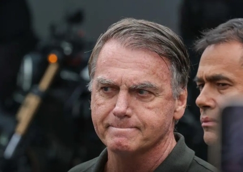 Flávio Bolsonaro sobre Jair: aparência continua abatida, e a voz está enfraquecida