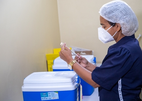 Pessoas com comorbidades podem tomar vacina bivalente contra Covid-19