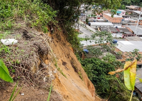 Áreas de Manaus recebem alerta severo de risco de deslizamento