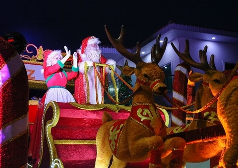Parada Natalina acontece no Centro neste sábado