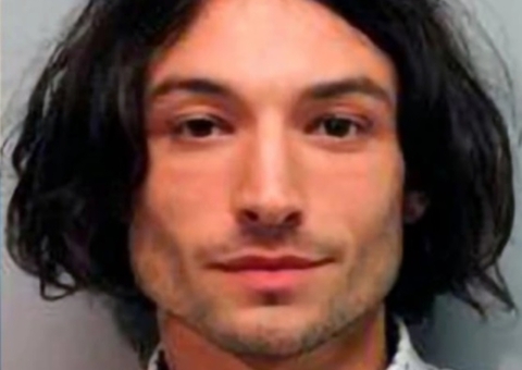 Ezra Miller é preso novamente no Havaí após cometer agressão contra mulher