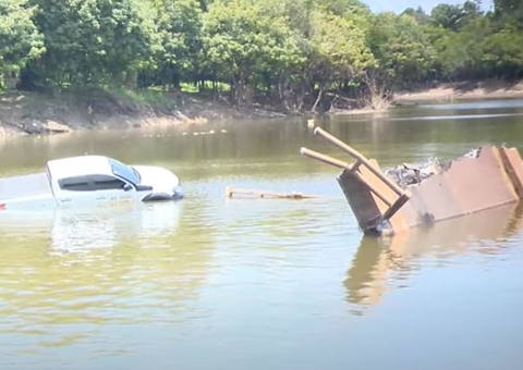 Bombeiros encontram corpo de 4ª vítima de acidente na ponte da BR-319