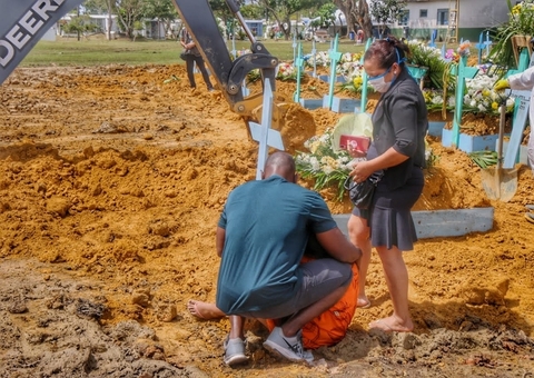 Brasil tem novo recorde de mortes diárias com 1.997 óbitos nas últimas 24hs