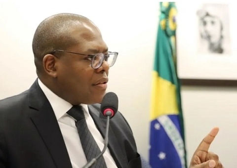 Silvio Almeida nega assédio, fala em intriga e diz que Anielle 'se perdeu num personagem'