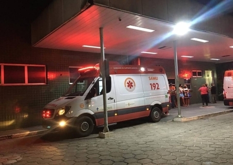 Mulher dá facada no pescoço de idoso após tentar roubá-lo dentro de casa em Manaus