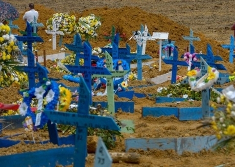 Manaus registra 29 enterros na véspera de Ano Novo