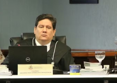 Tribunal considera irregular afastamento de Ari Moutinho e anula a decisão do TCE-AM