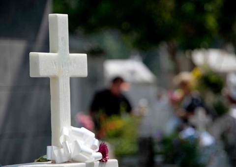 Cemitérios de Manaus registram 24 sepultamentos nesta terça