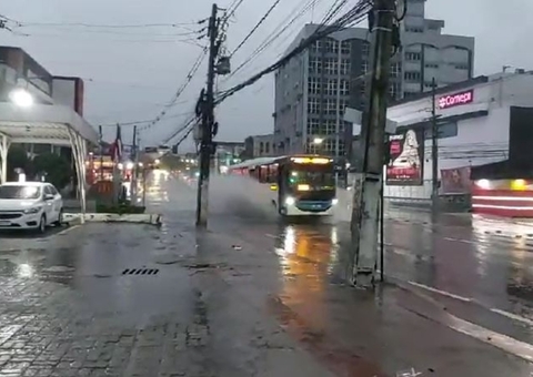 Manaus registra onze ocorrências durante chuva nesta segunda-feira