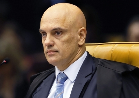 Moraes nega prisão domiciliar a Bolsonaro; ex-presidente retorna à PF