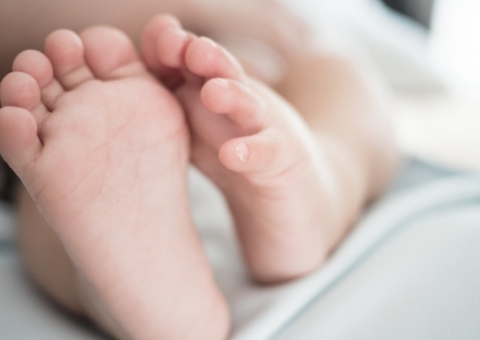 Bebê é retirado com vida de vítima de duplo homicídio em Manaus