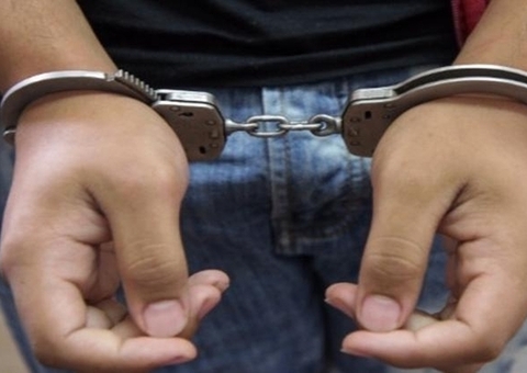 Homem se entrega na delegacia no Amazonas após ouvir 'vozes diabólicas'