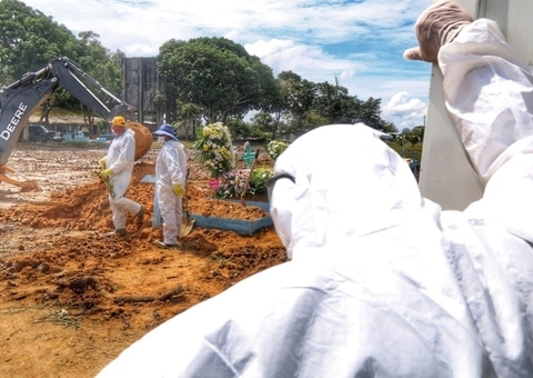 34 enterros foram feitos em Manaus nesta terça-feira 