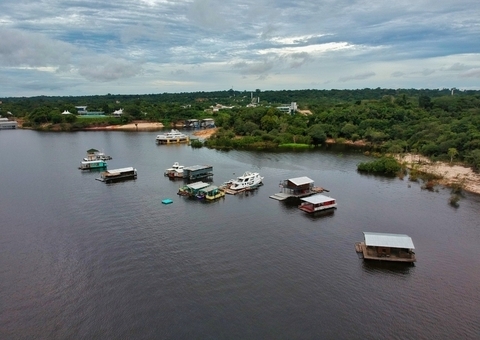 Prefeitura quer ajuda do Governo para retirar flutuantes do Tarumã