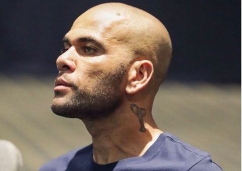 Daniel Alves mora em ilha paradisíaca, vira 'coach' e abre empresas