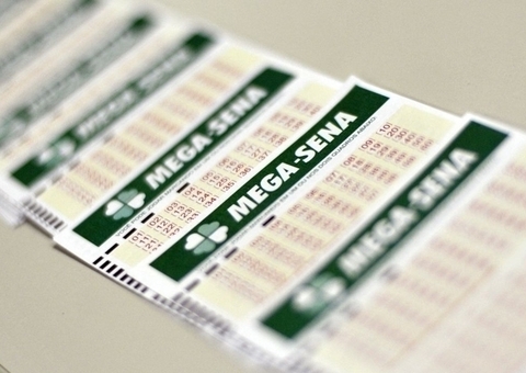Mega-Sena sorteia R$ 2,2 milhões; veja dezenas
