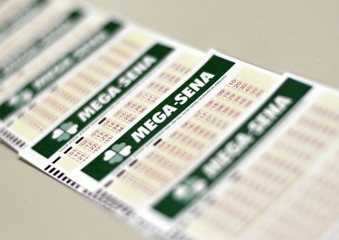 Mega-Sena sorteia R$ 7,6 milhões; veja dezenas