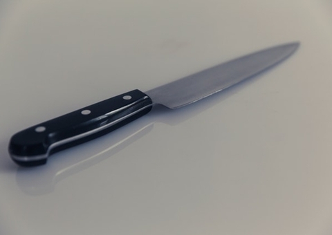 Filho dá facada no ex-marido da mãe ao vê-la sendo ameaçada em Tabatinga