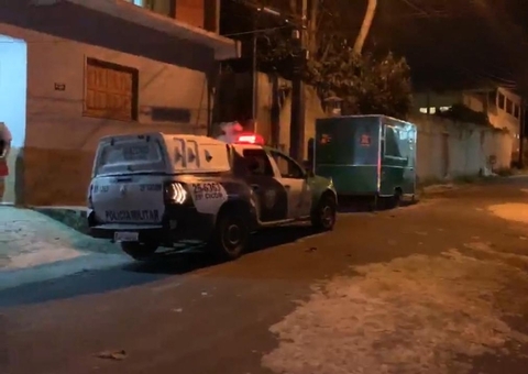 Mulher é presa após tentar intimidar testemunha em depoimento em Manaus