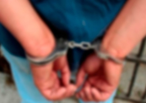 Após demissão, homem se vinga e mata vizinho e 3 crianças a facadas