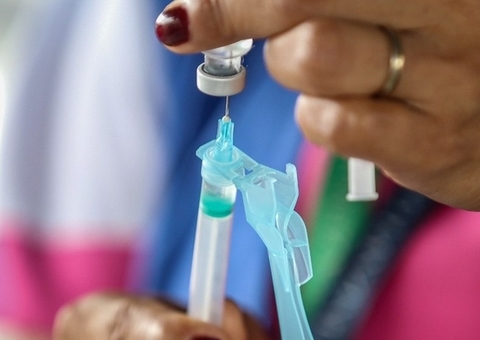 Saúde recomenda 4º dose de vacina contra Covid em idosos acima de 80 anos